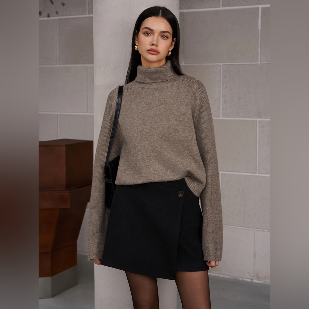 COMMENSE Ribbed Turtleneck Short Sweater - size Small - Picture 1 of 9